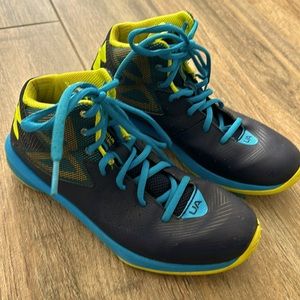 Boys UnderArmour Shoes